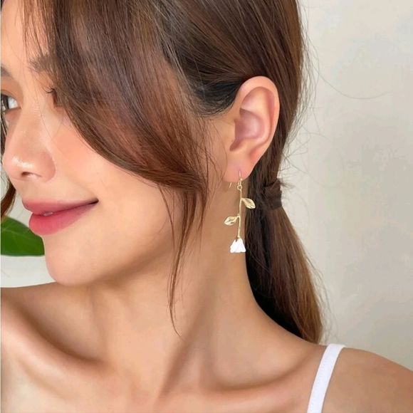 Gold Color Metal White Rose Statement Earrings Flower Earrings - Picture 5 of 5